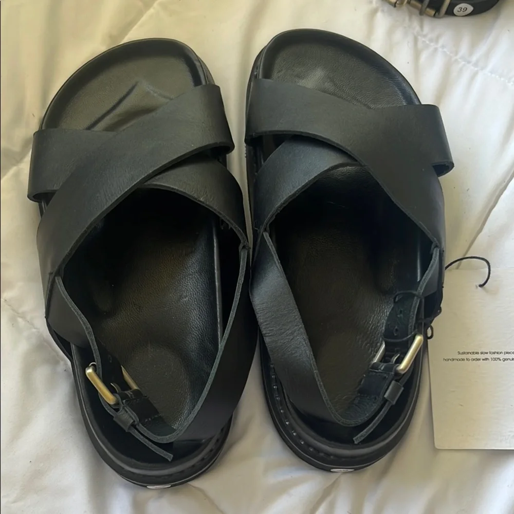 NWT Liberte Leather Capri Black Leather Sandals with Buckle. - Picture 11 of 14